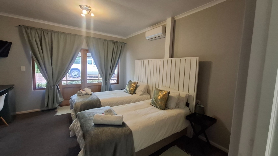 8 Bedroom Property for Sale in Blanco Western Cape